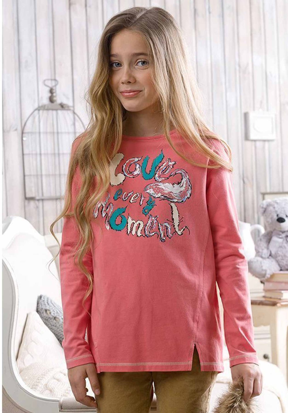 Брюнетки в голубой куртке