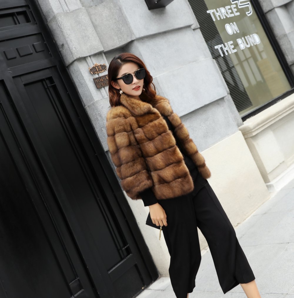 Шуба с кожаными рукавами