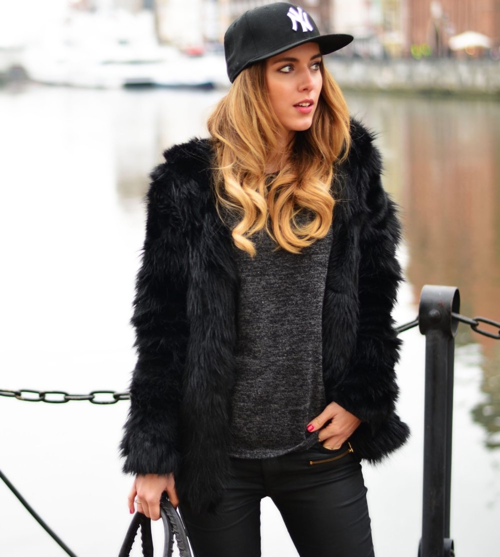 Пальто Zara с меховыми рукавами