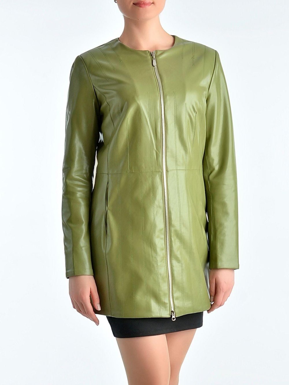 Оливковая кожаная куртка