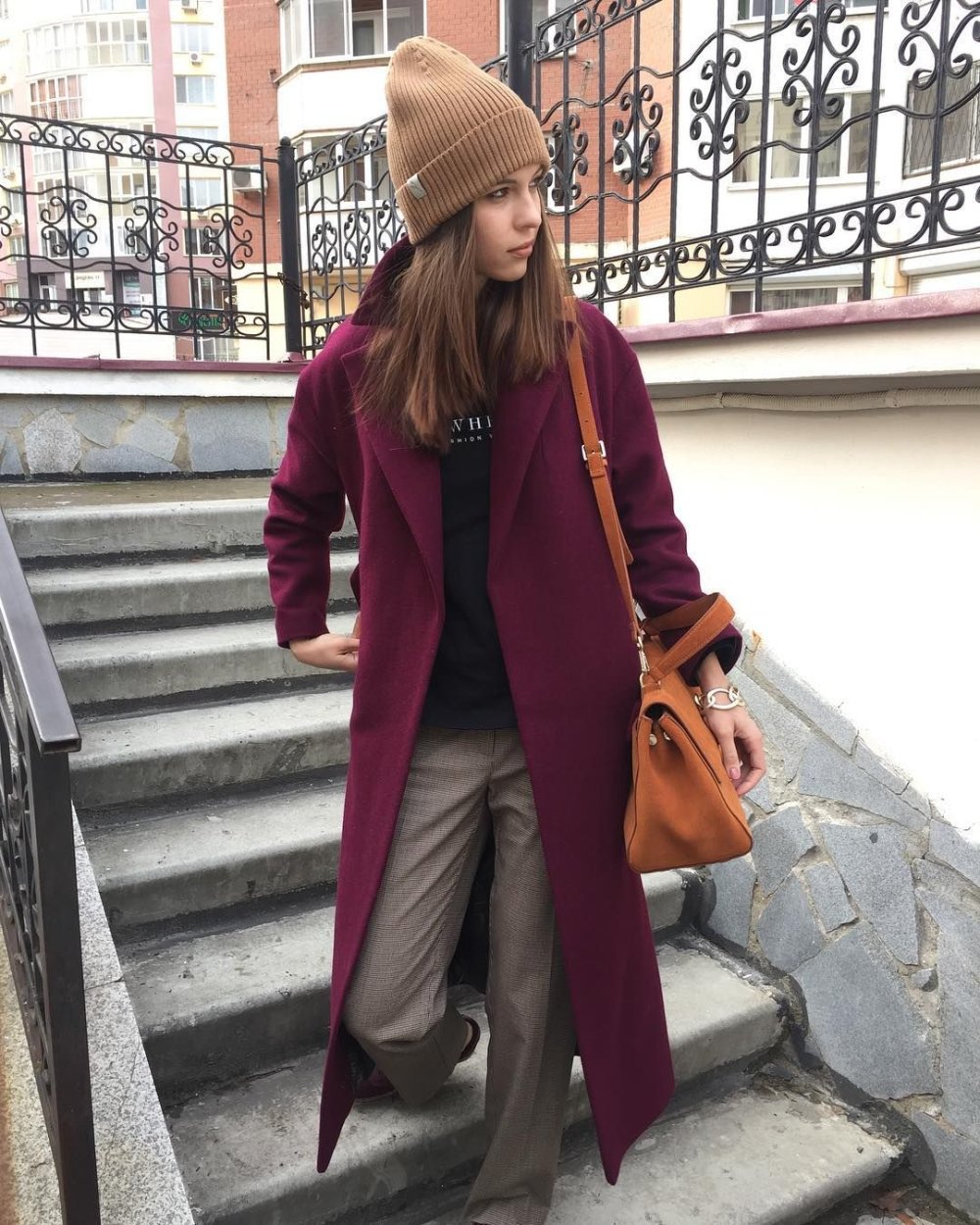 Шапка под бордовое пальто