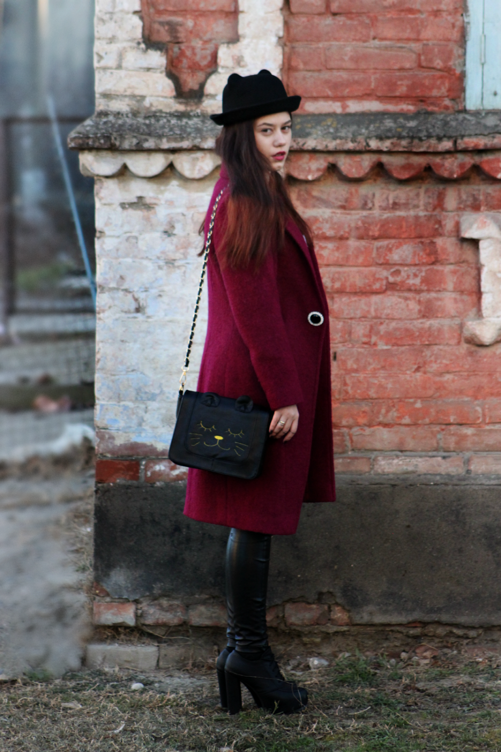 Шапка под бордовое пальто