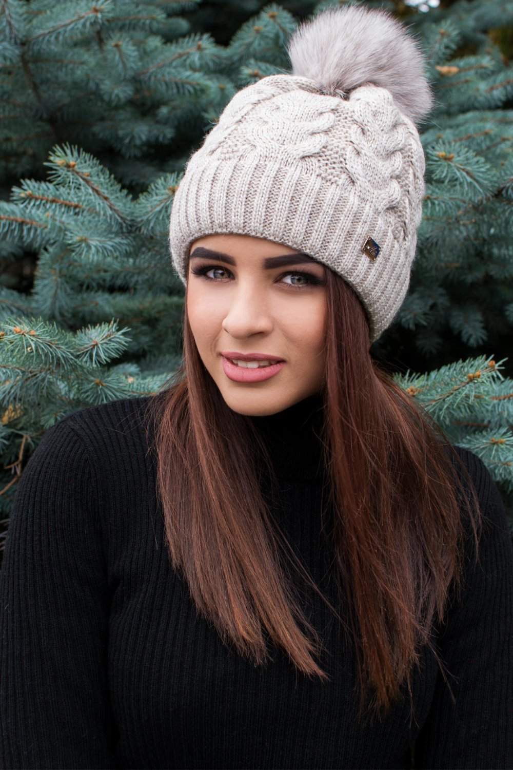 Шапка Армани с бубоном