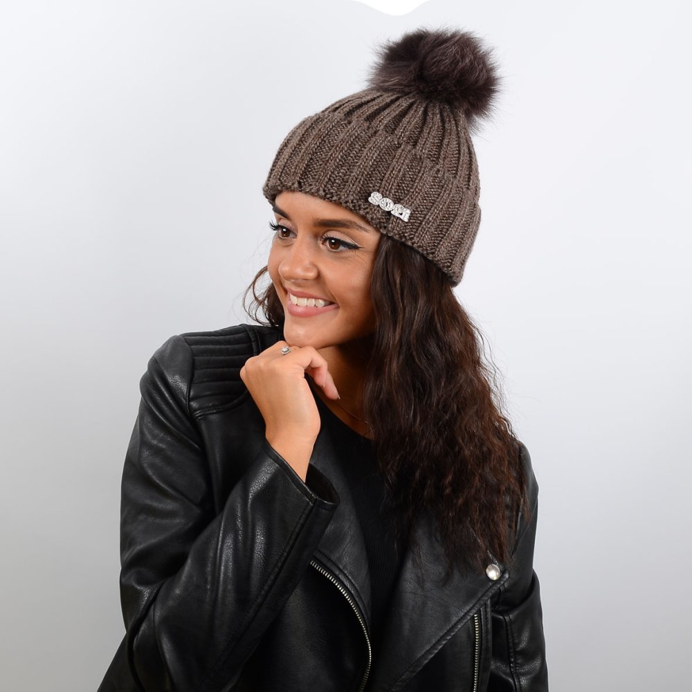 Модные вязаные шапки