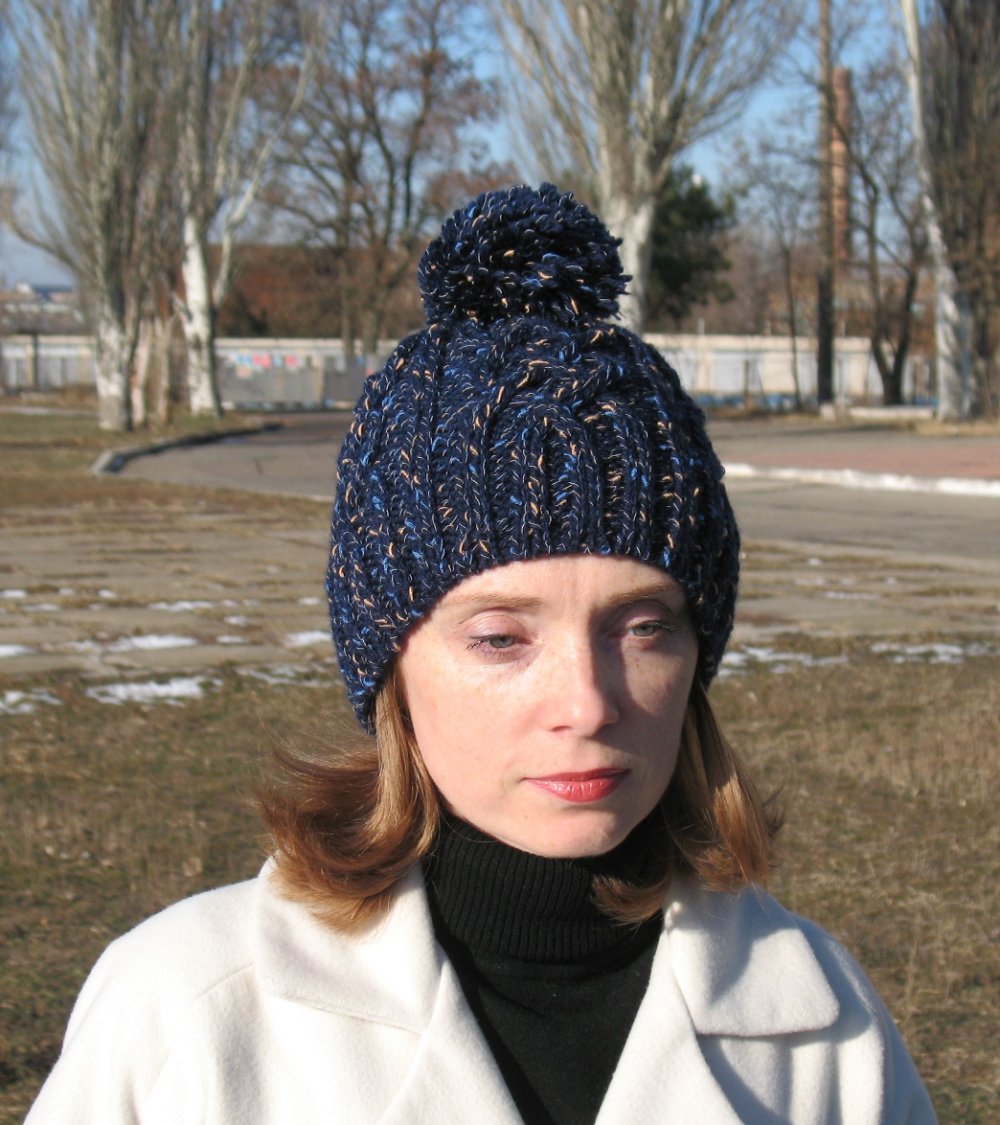 Шапка из буклированной пряжи