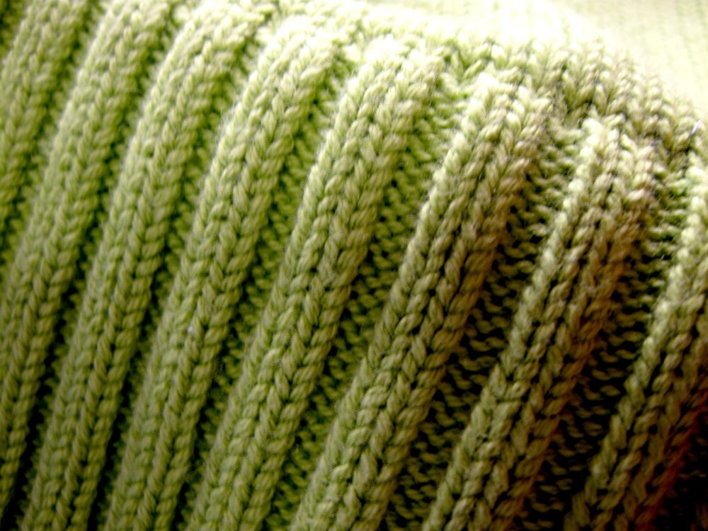 Красивая резинка для шапки