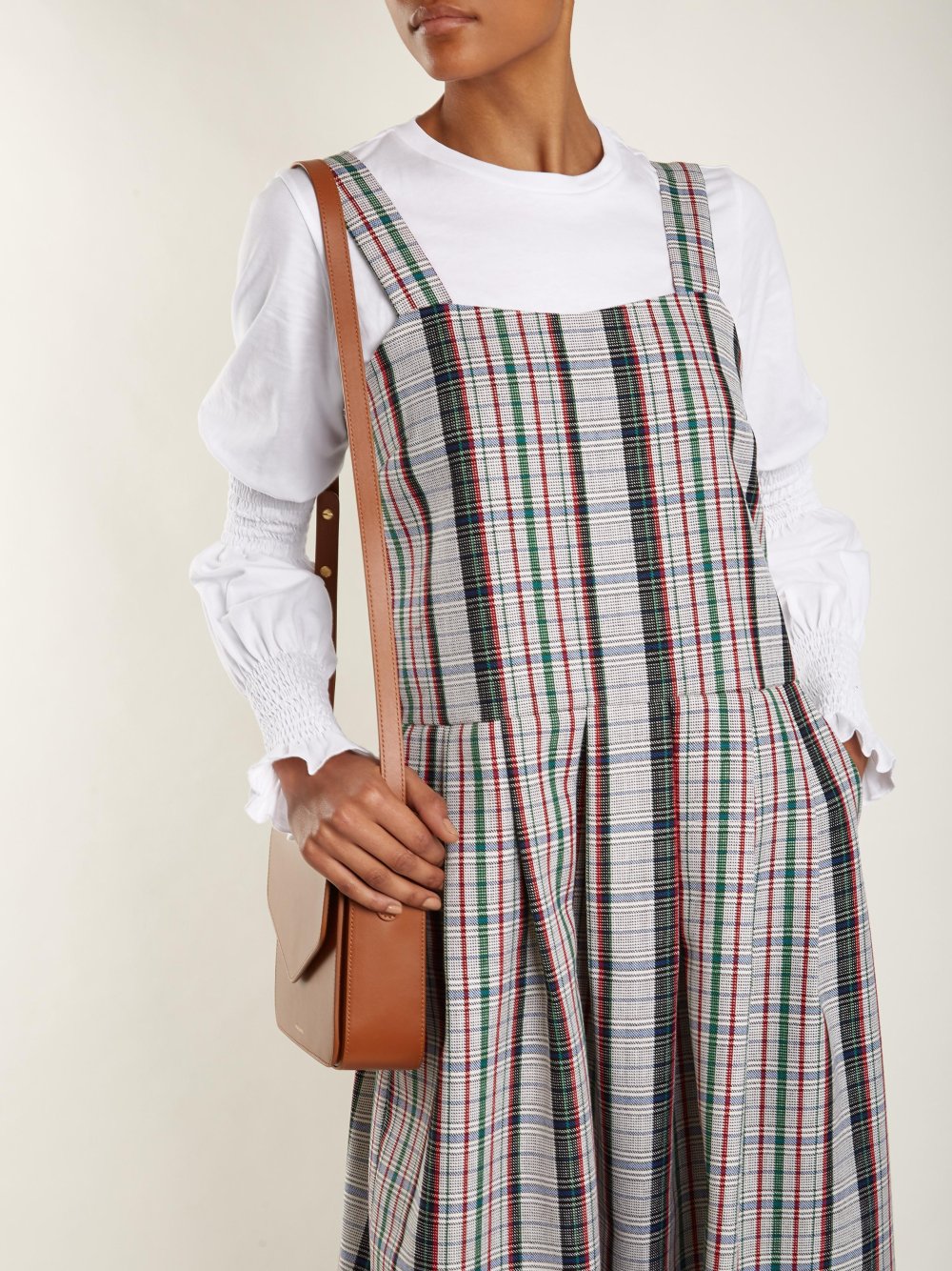 Платье поверх футболки