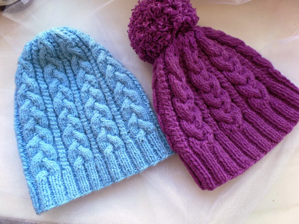 Шапка с косами спицами