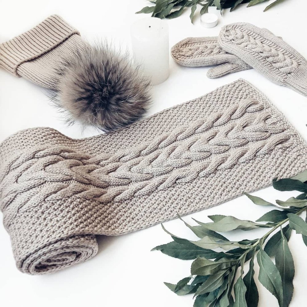 Шапка жгутами спицами