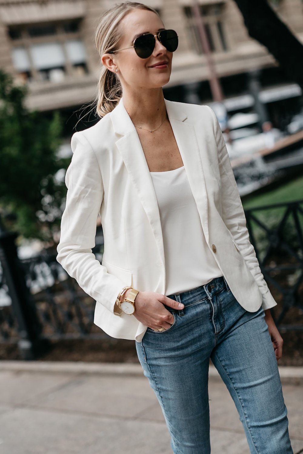 Белый костюм женский с брюками