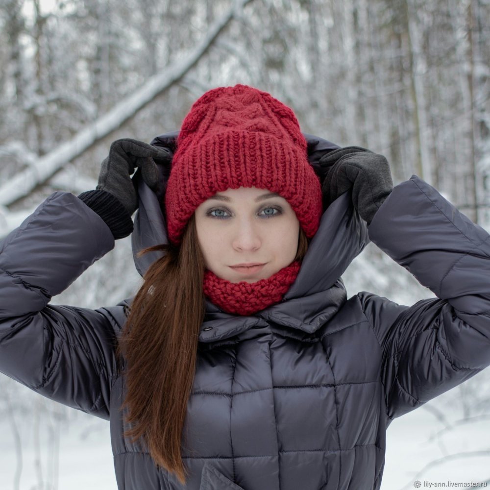 Красная куртка для девочки