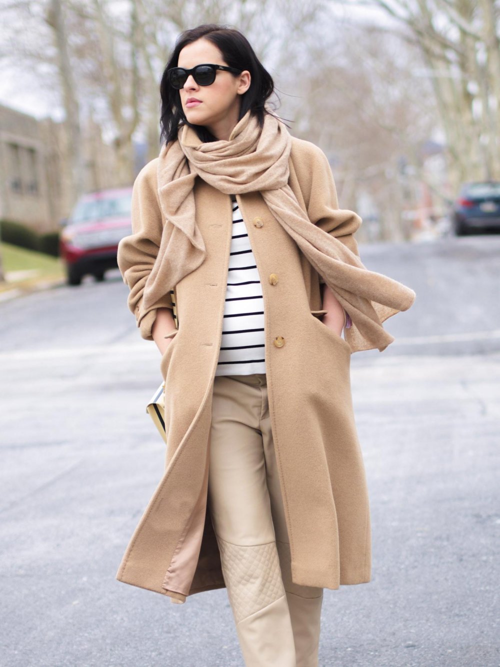 Шарф к пальто верблюжьего цвета