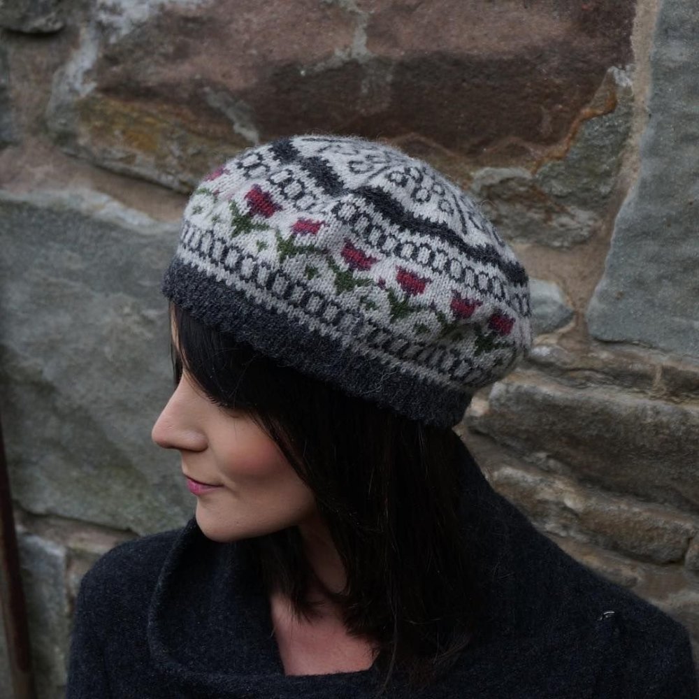 Шапка с орнаментом