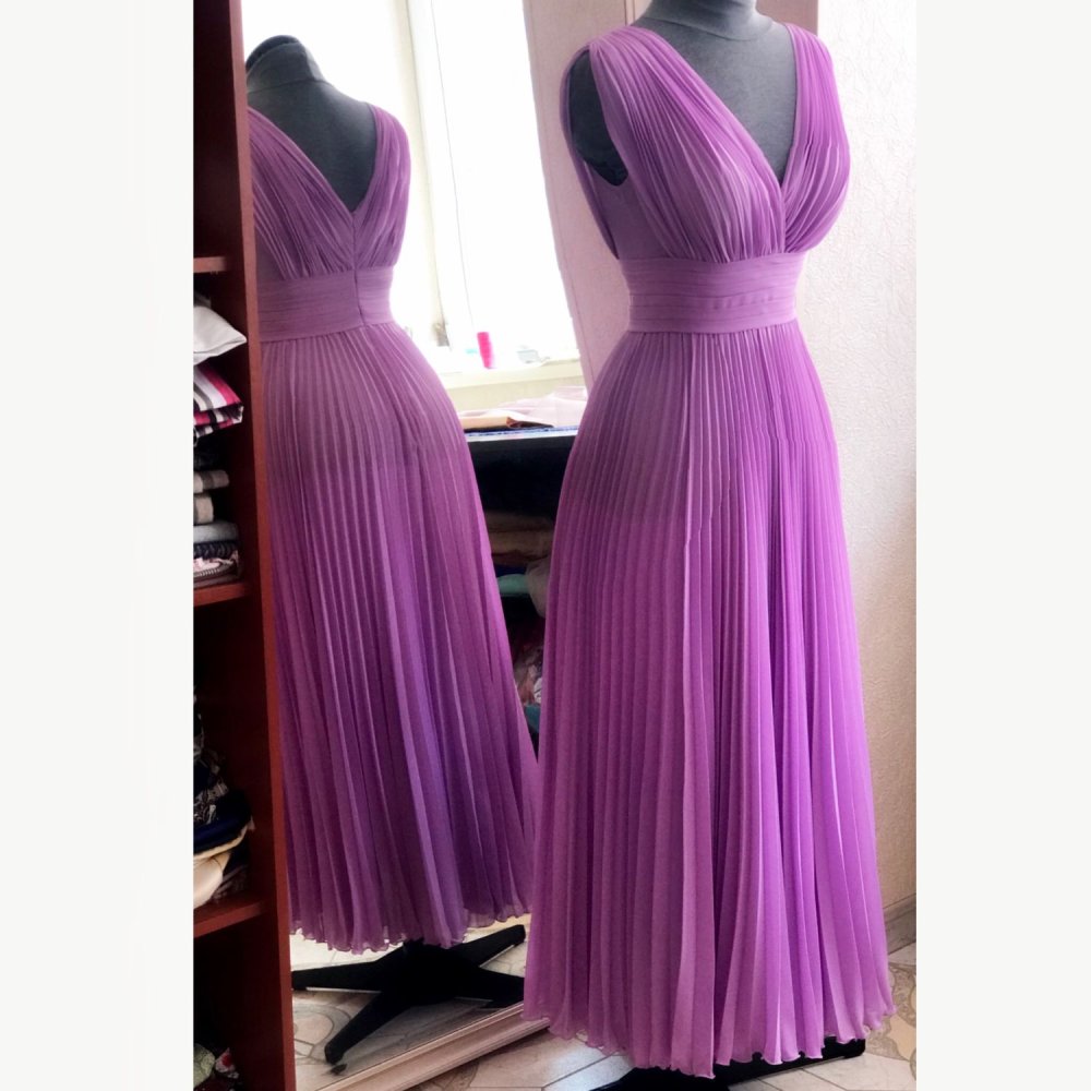 Платье из гофрированной ткани