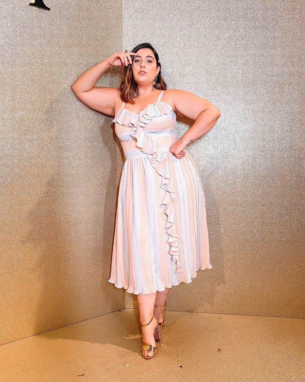 Полосатая одежда для полных девушек