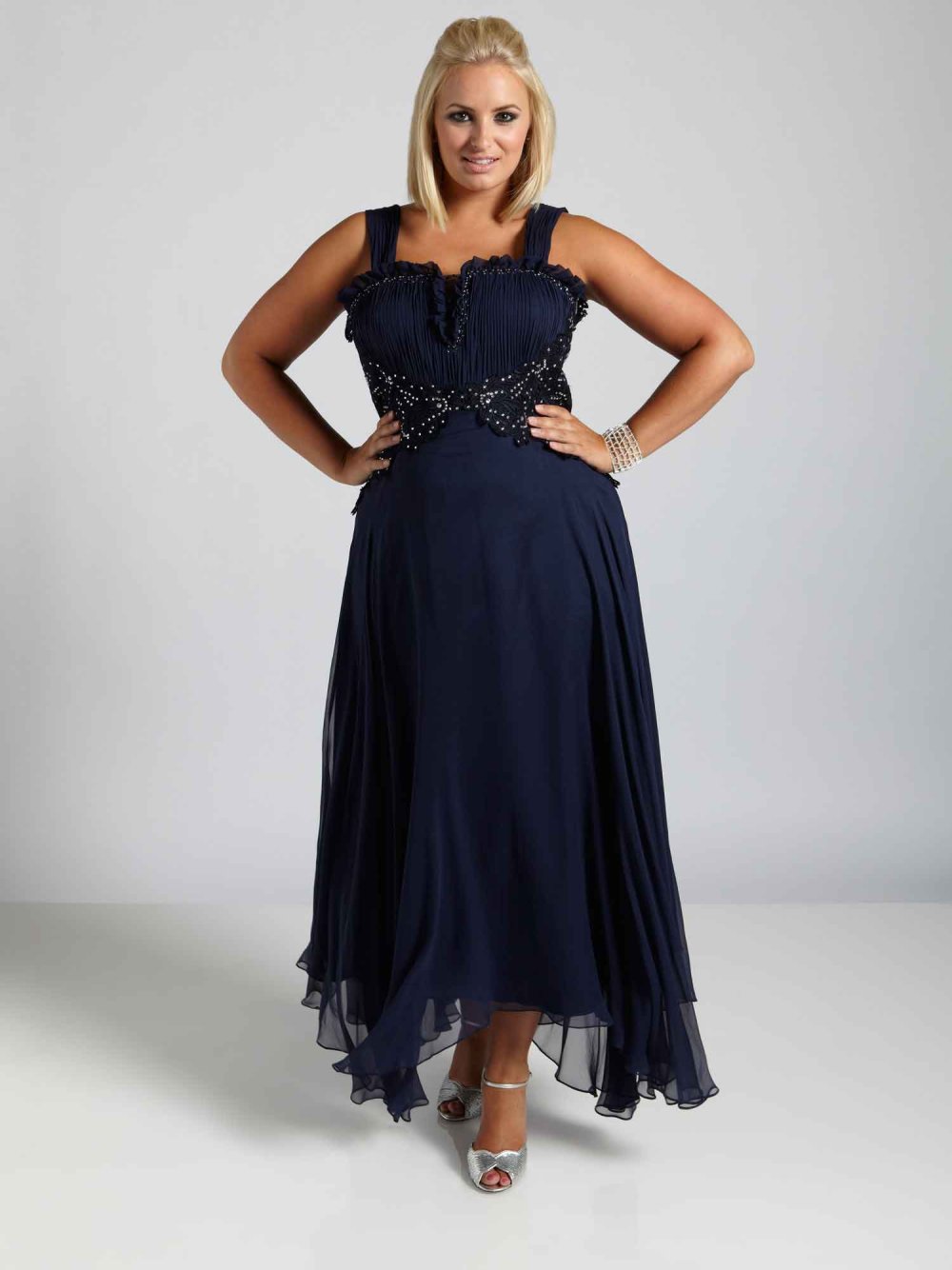 Стиль плюс сайз стрит