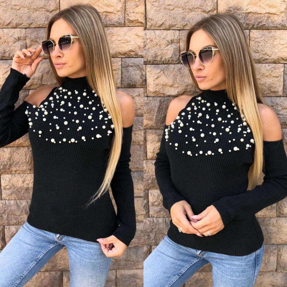 Черное платье со стразами