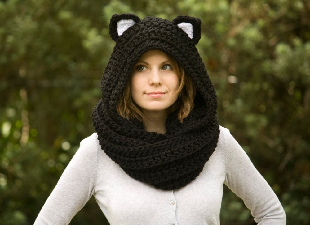 Вязаная шапка капюшон с ушками