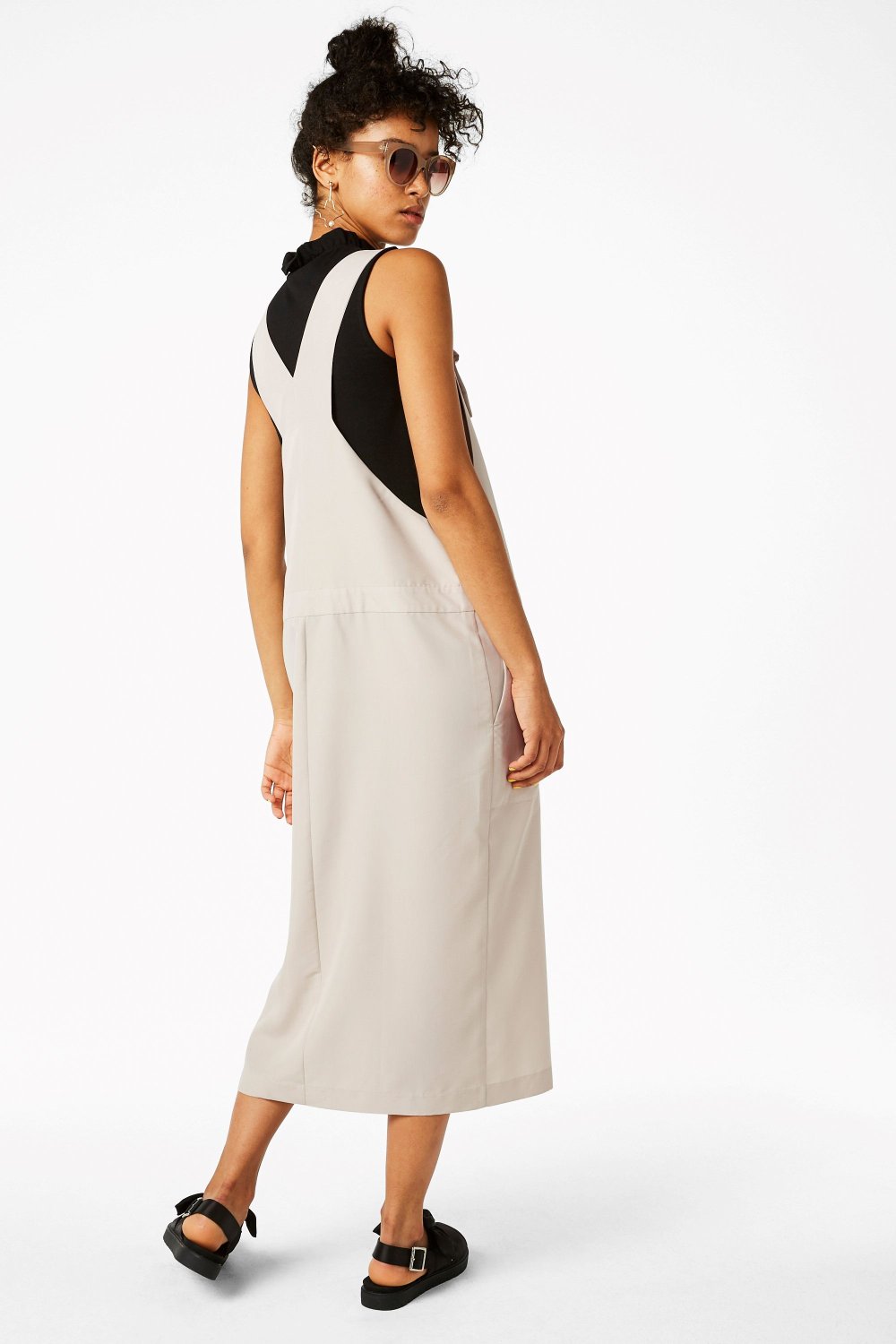 Платье поверх футболки