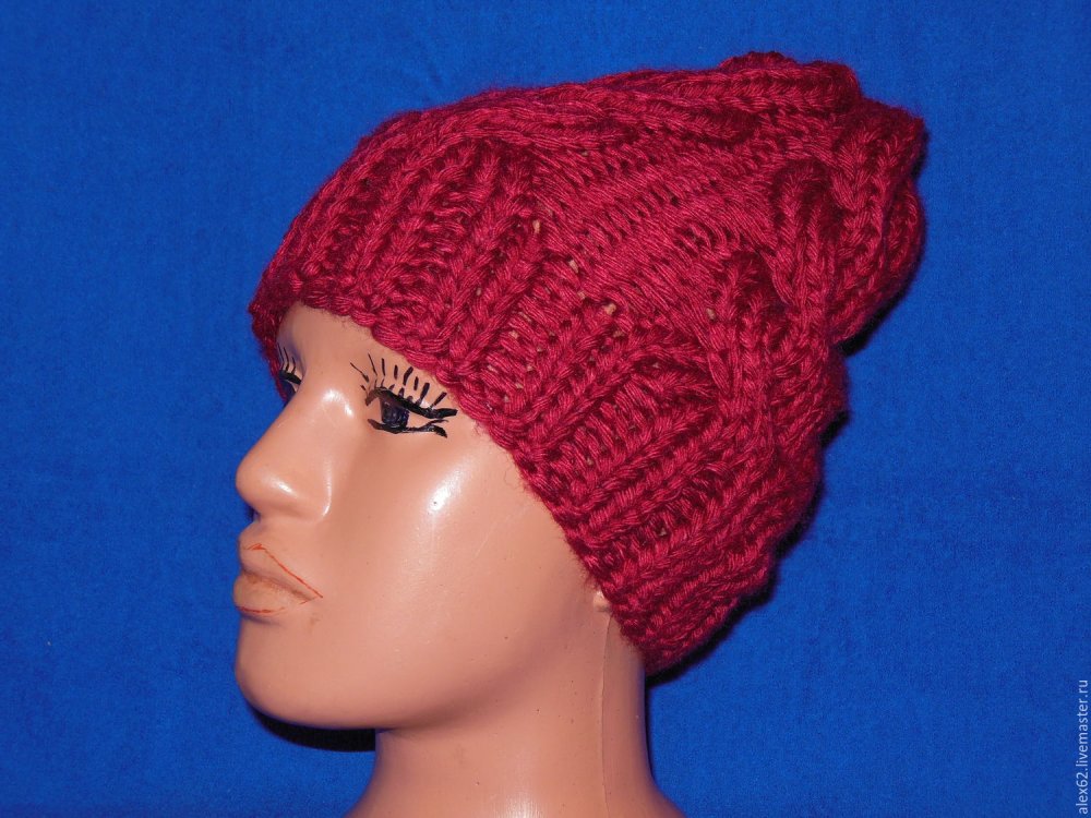 Шапка конусом крупная вязка