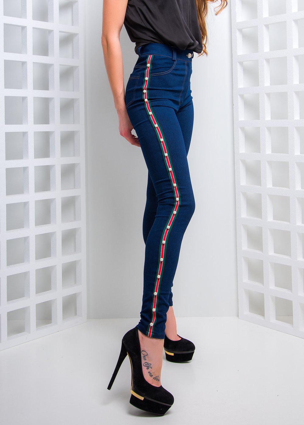 Джинсы со вставками