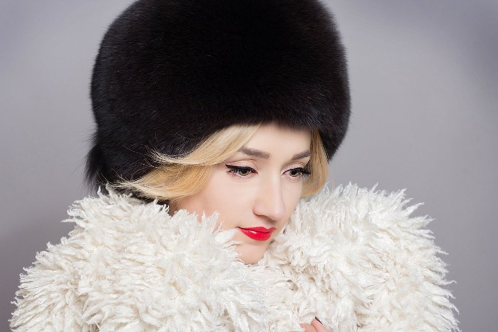 Вязаные шапки кубанки для женщин за 50