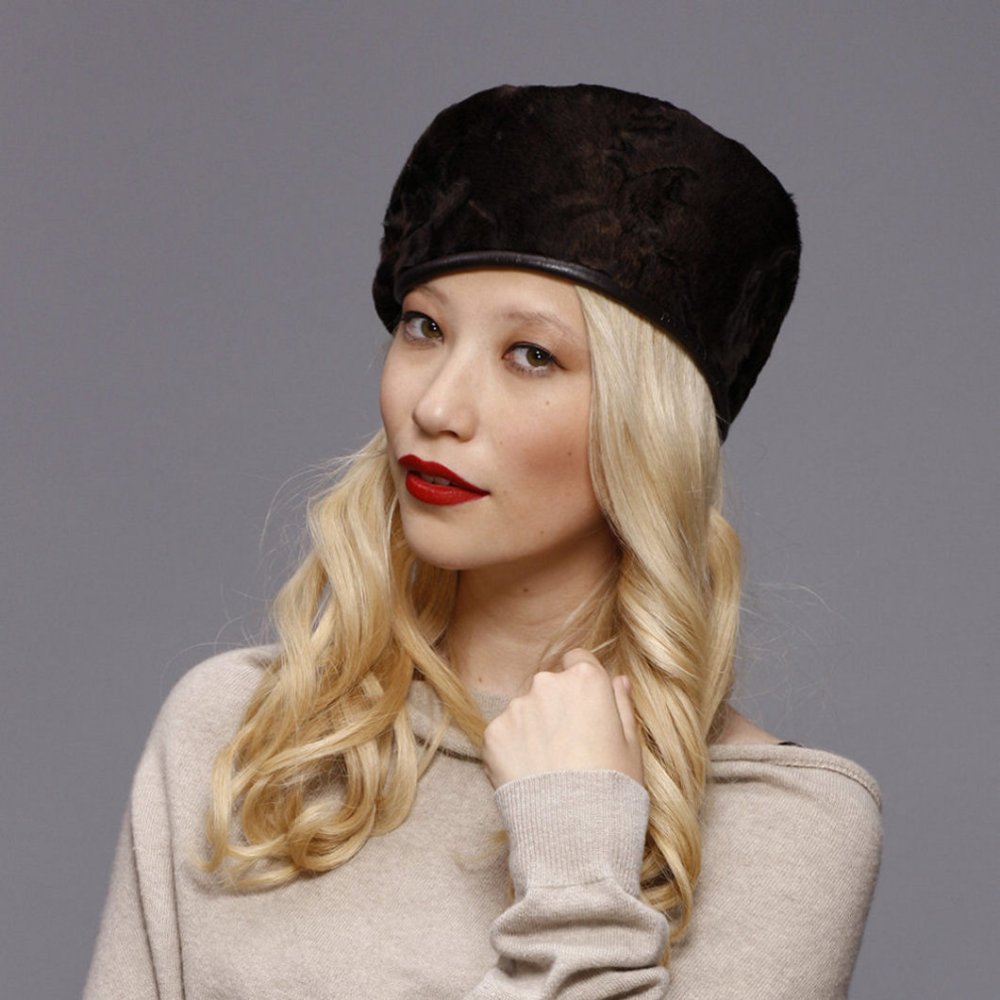 Шапка из каракуля