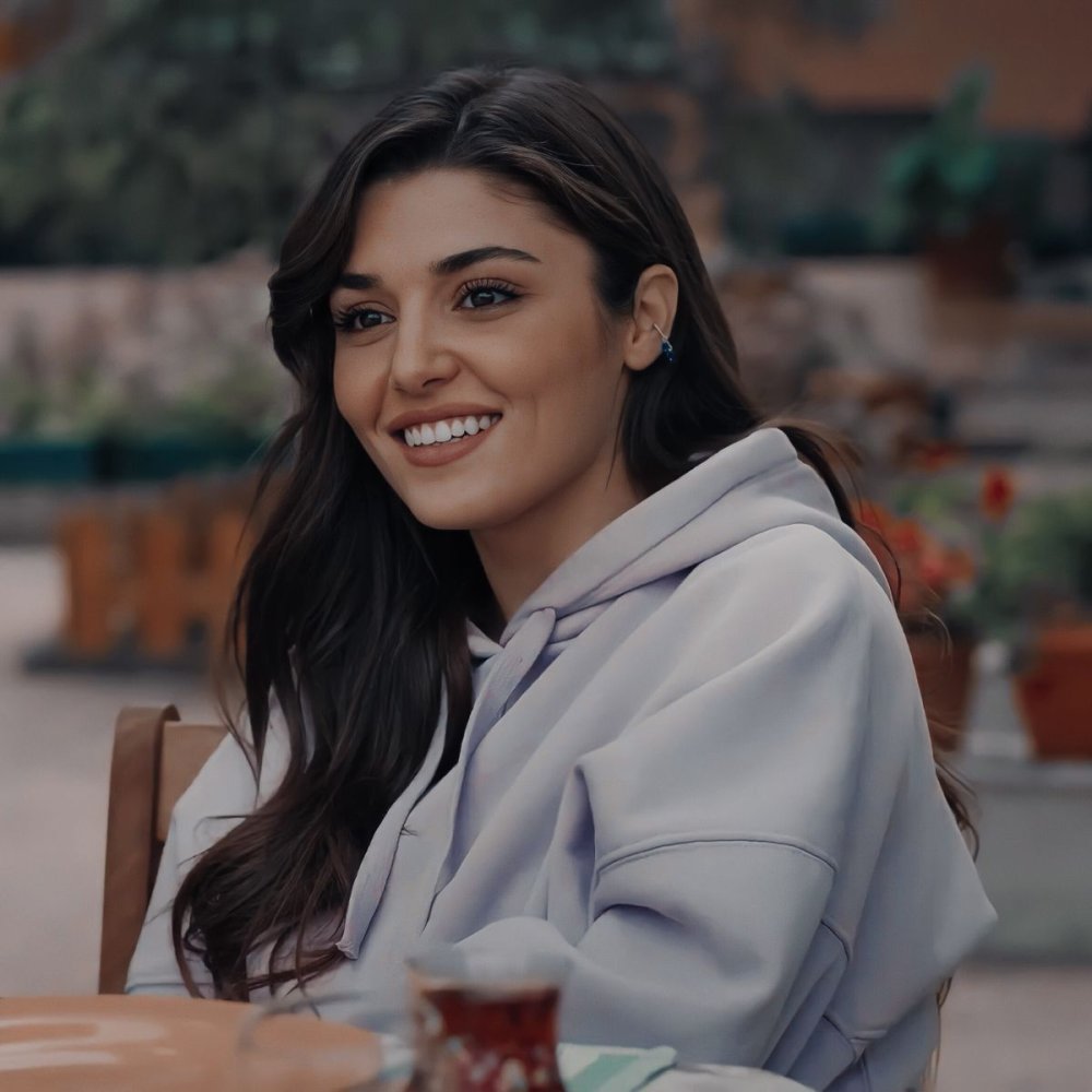 Ханде Эрчел Эда Йилдыз