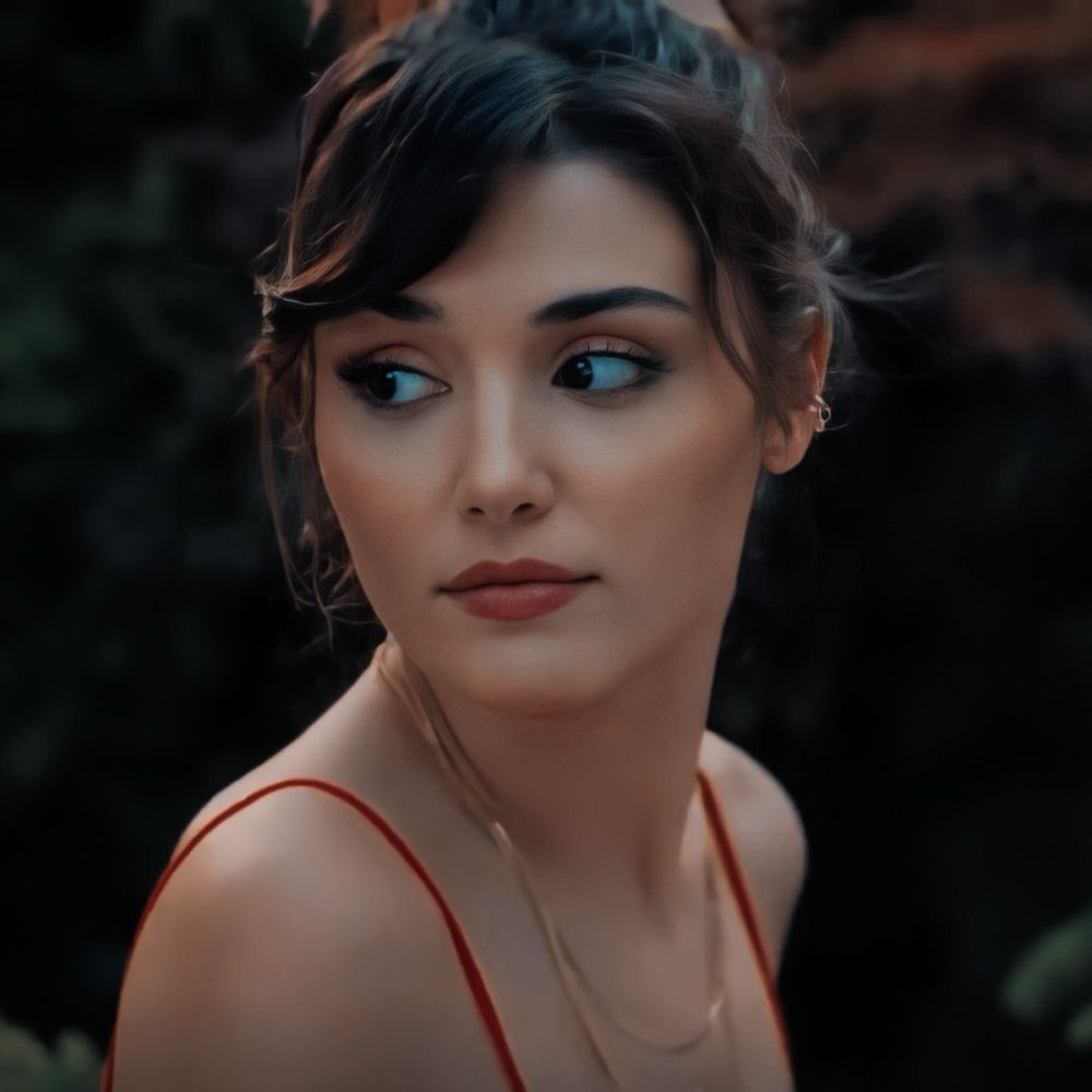Hande Erçel Эда Йылдыз