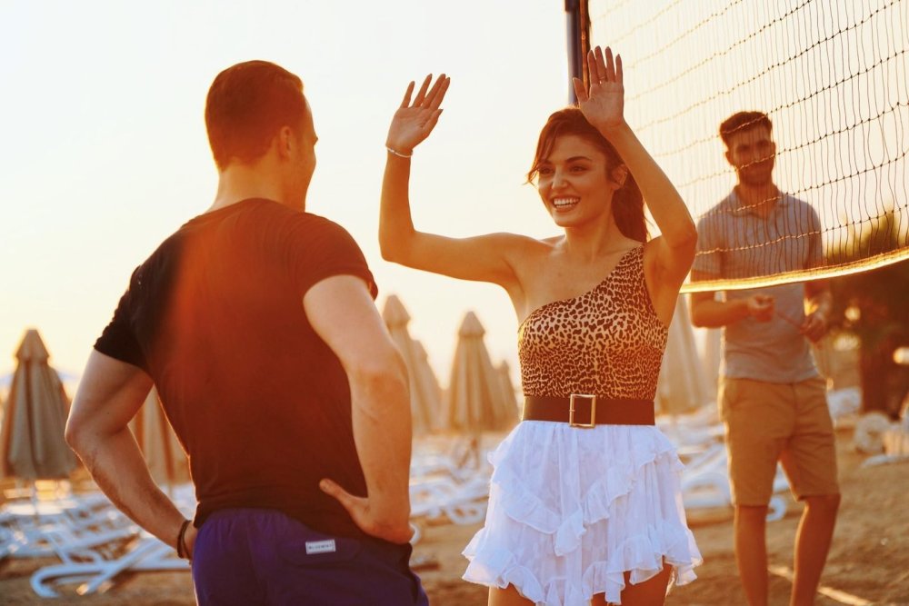 Турецкая актриса Ханде Эрчел 2020