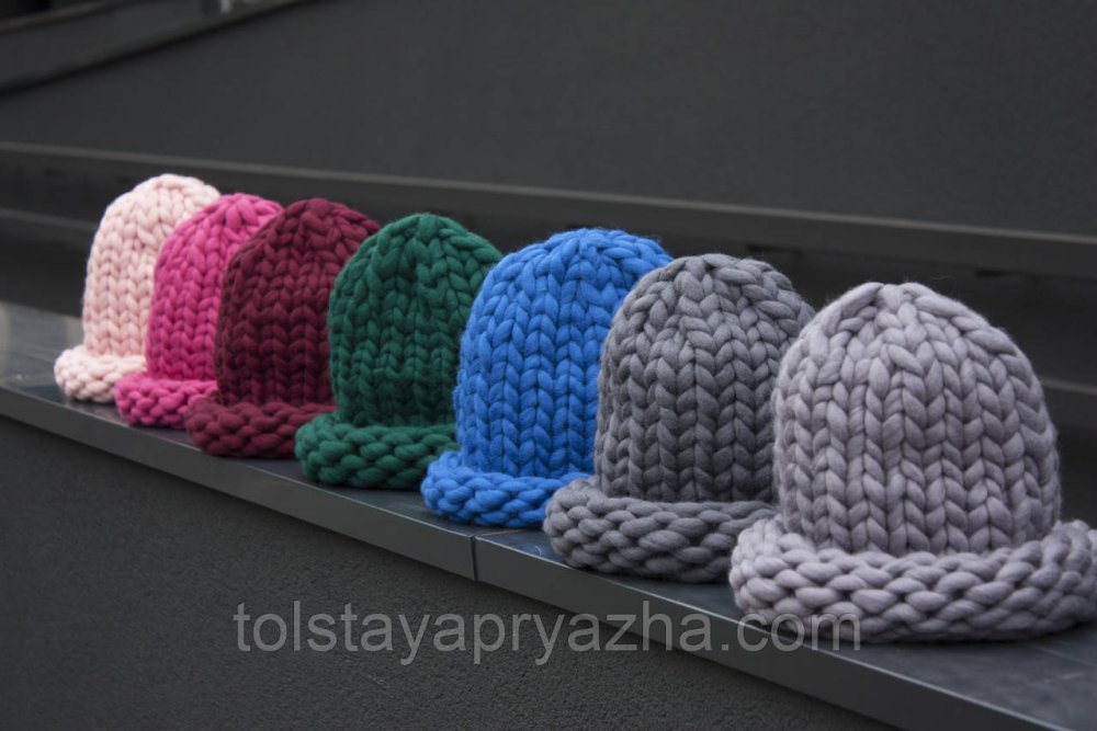 Шапка из ниток Дольче