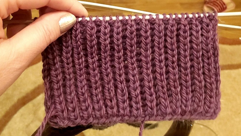 Шапка бини резинкой 2х2