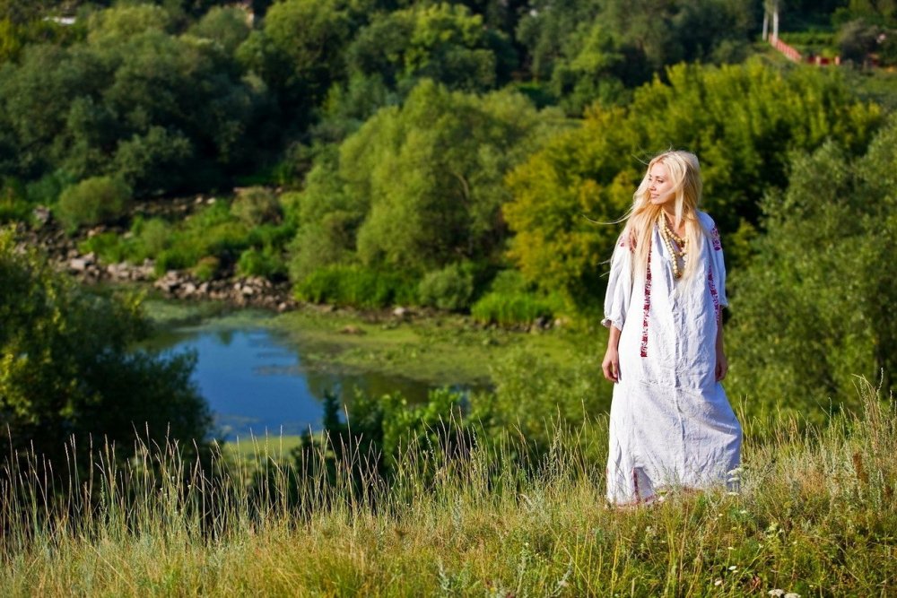 Фотосессия девушка на море с кругом