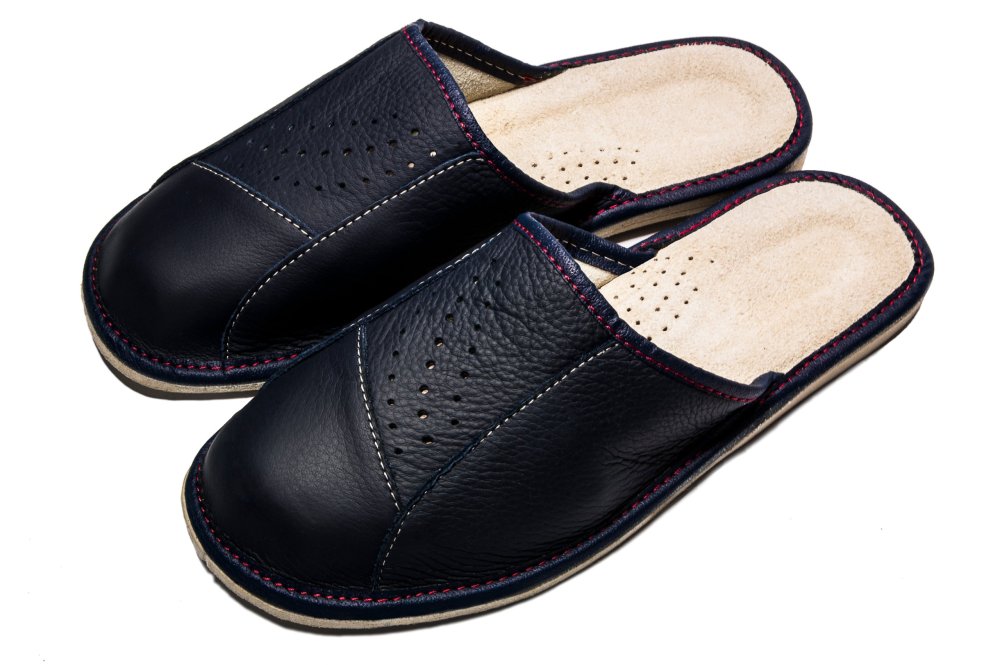 Мужские кожаные тапки avva