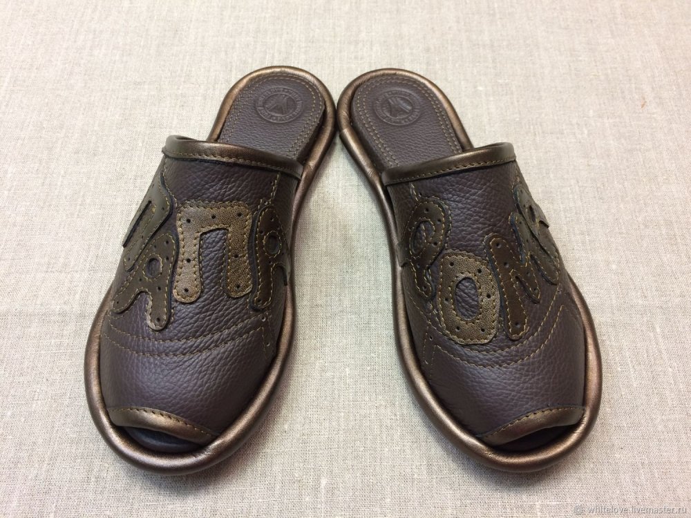 Мужские кожаные тапки avva