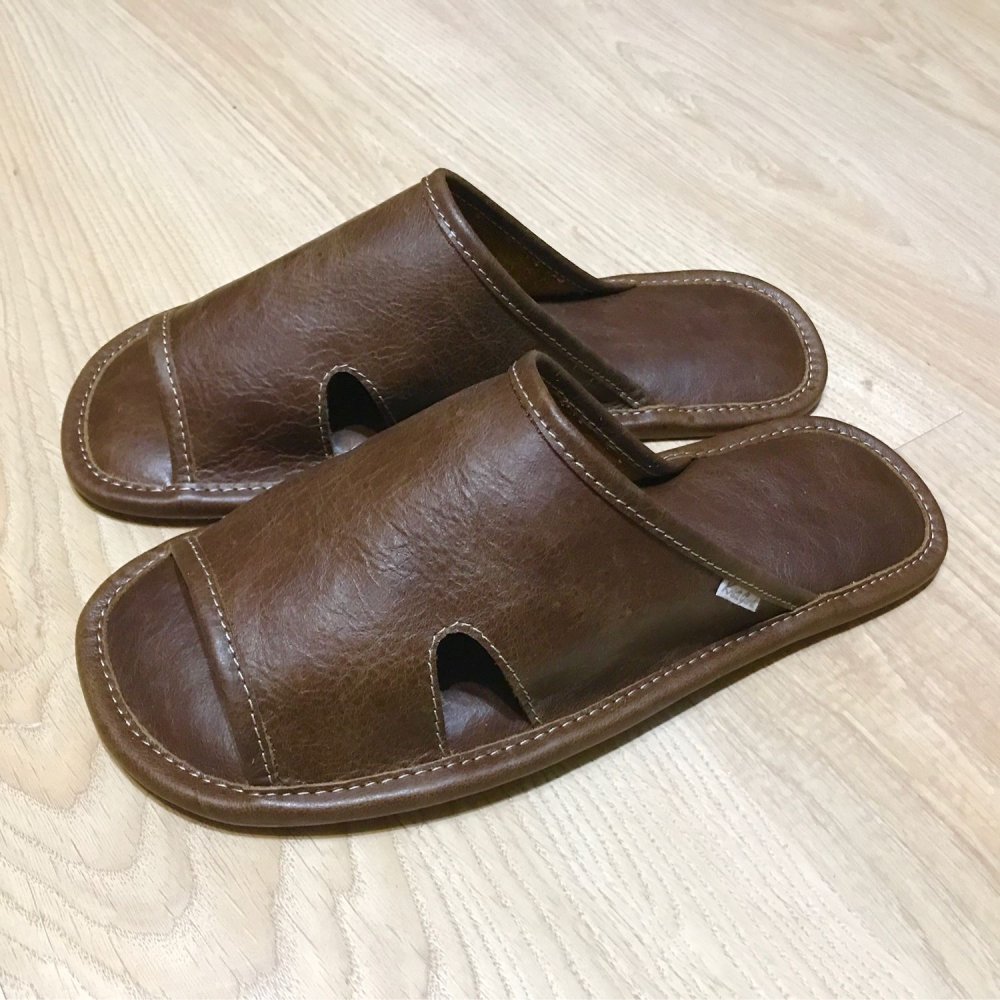 Мужские кожаные тапки avva