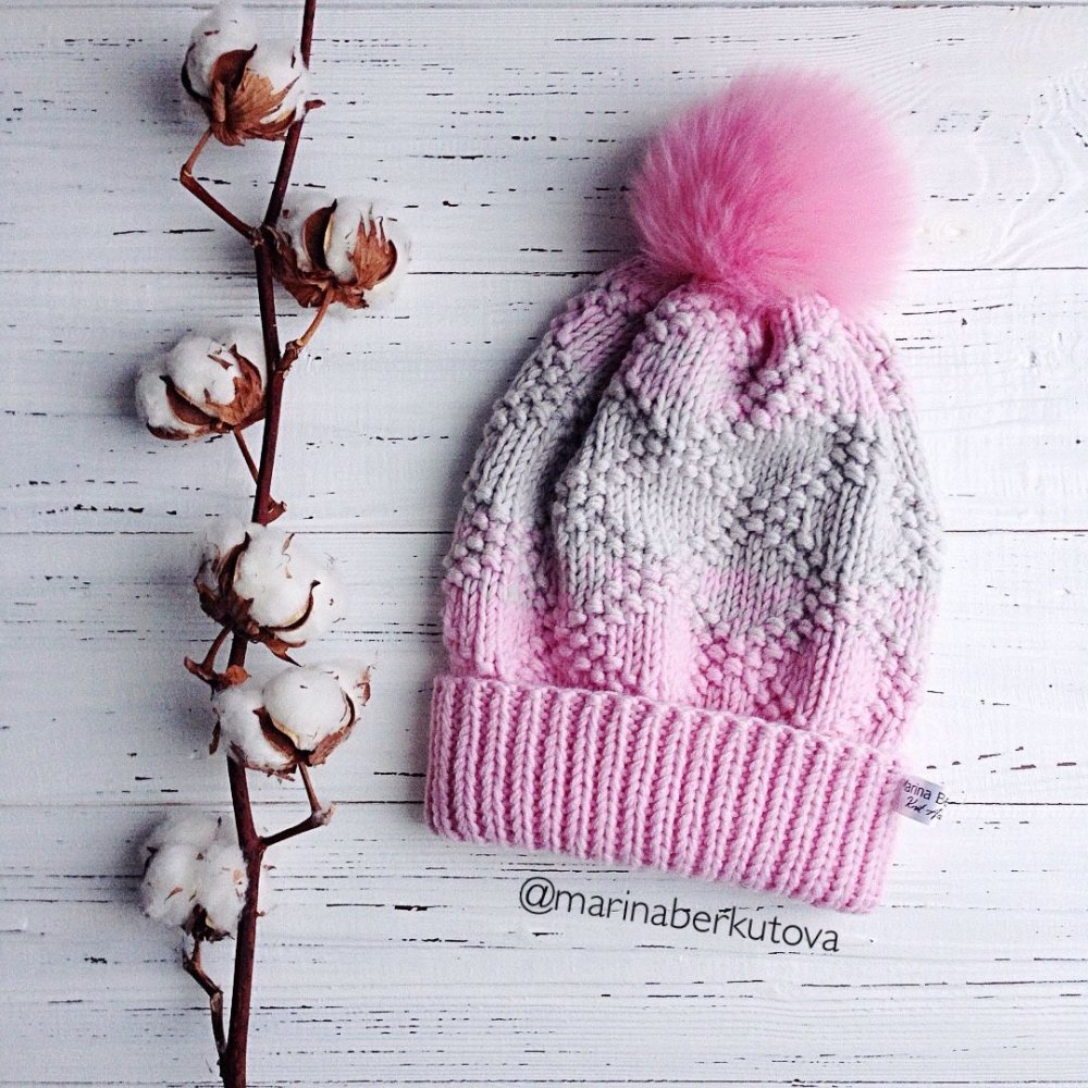 Шапка с косами спицами