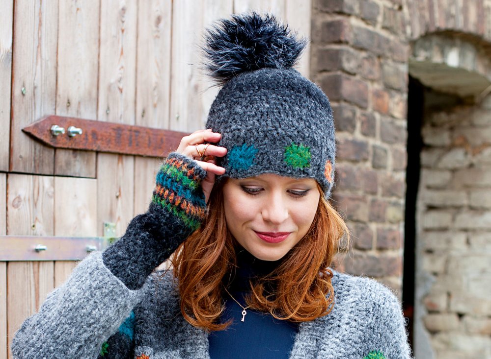 Вязаные шапки с красивым узором