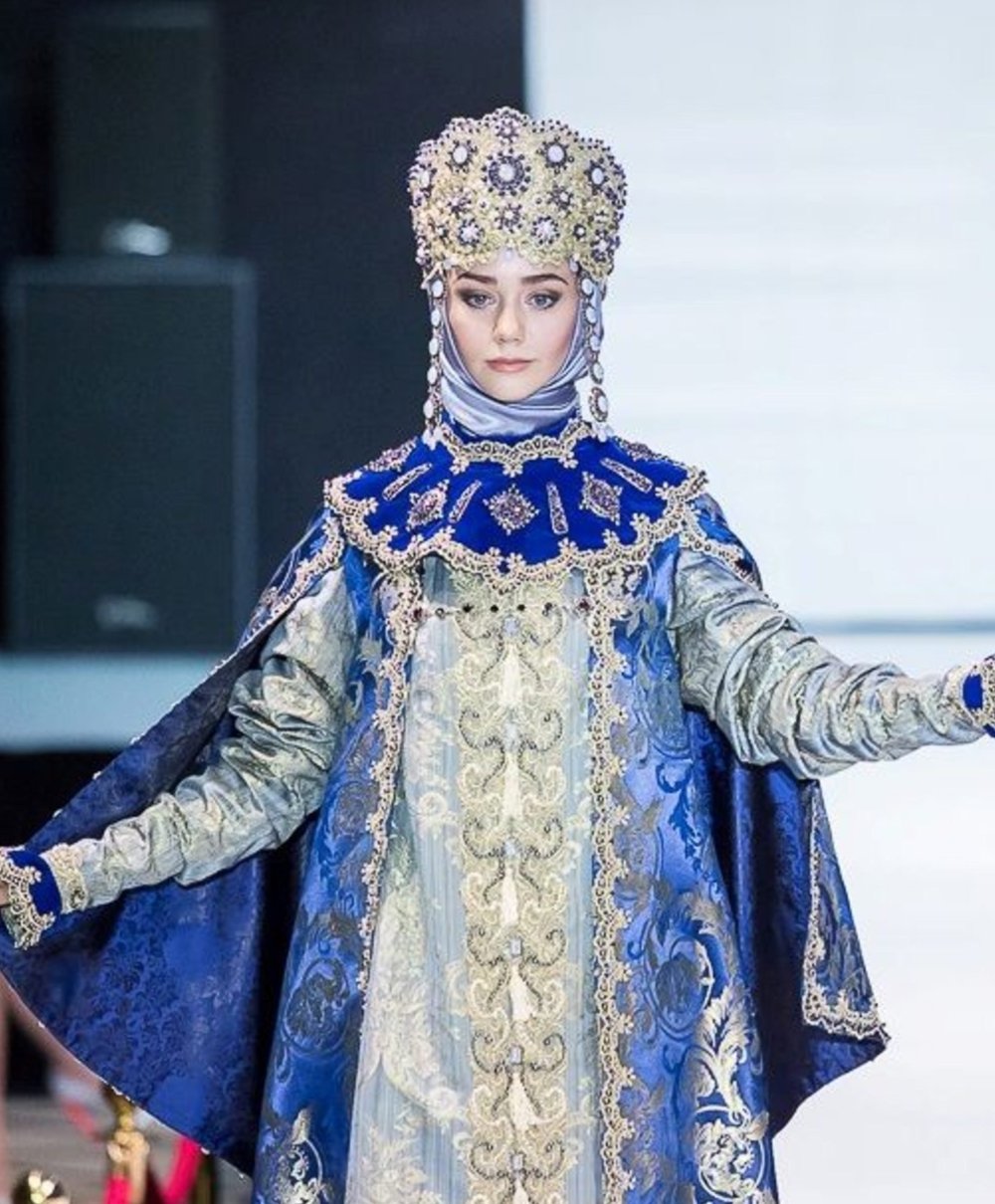 Русский национальный костюм боярыни