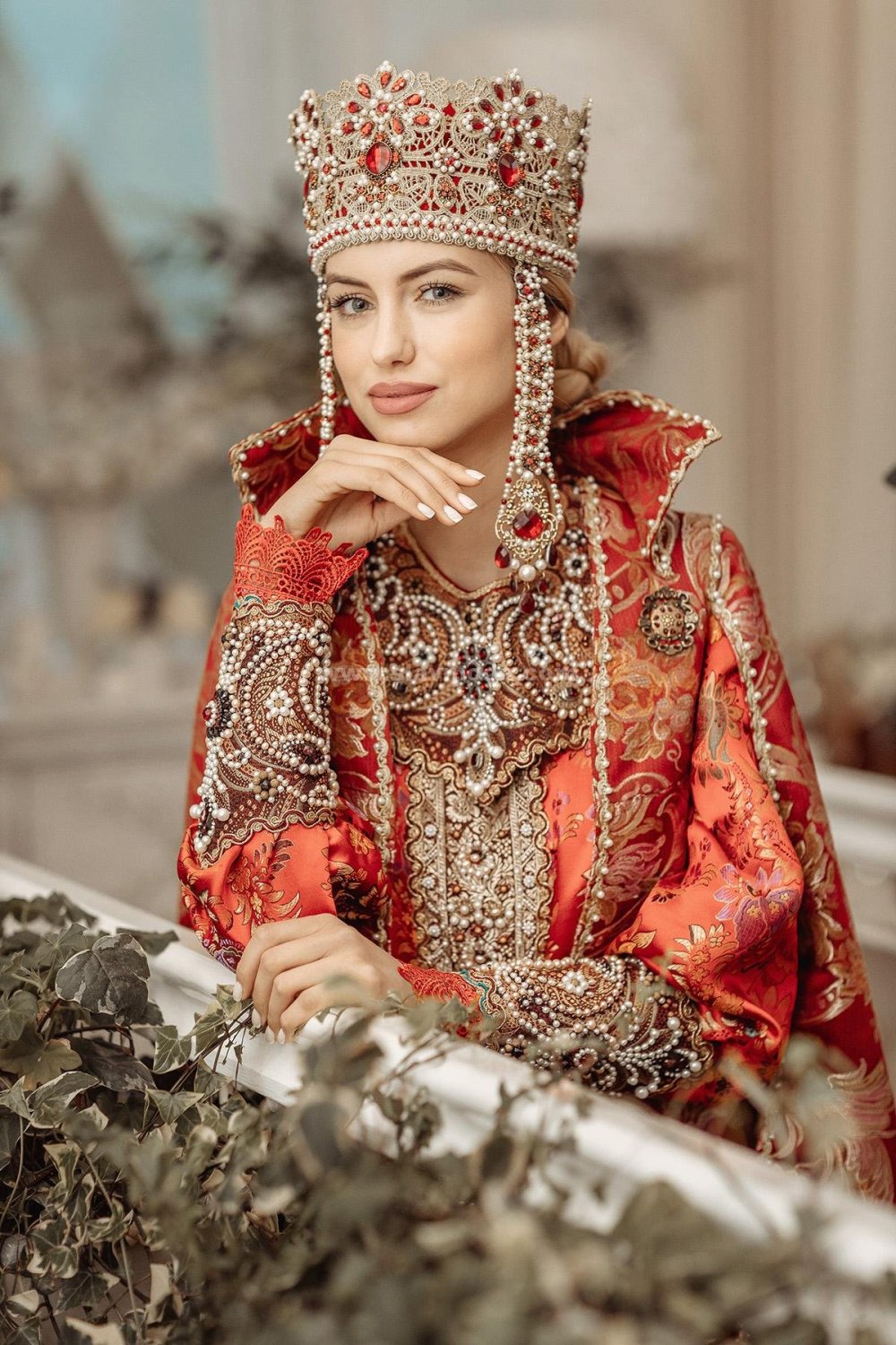 Головной убор царицы эпохи Ивана Грозного