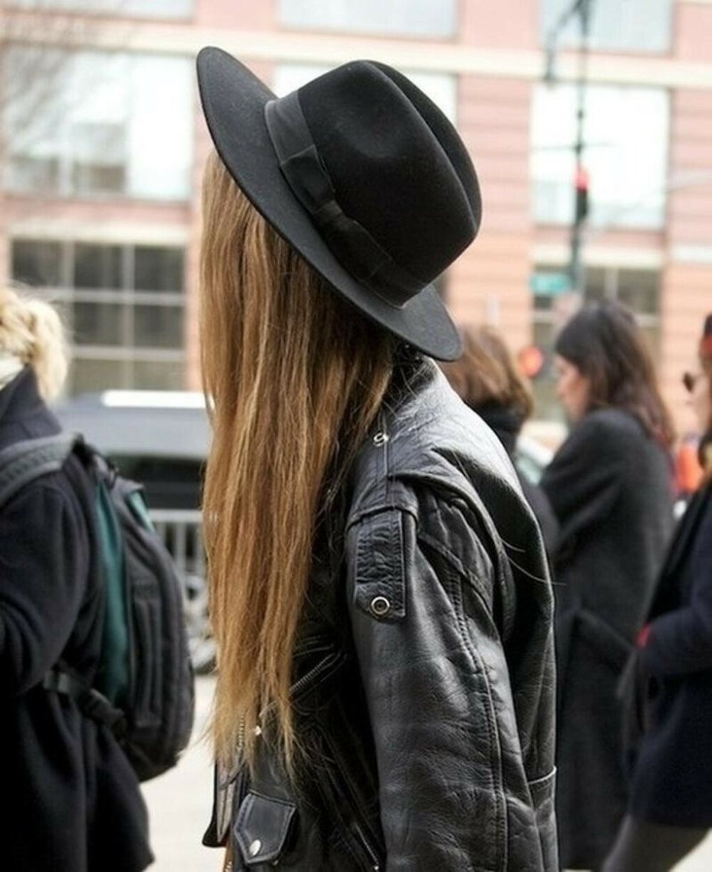 Стильная раскладка с шляпой