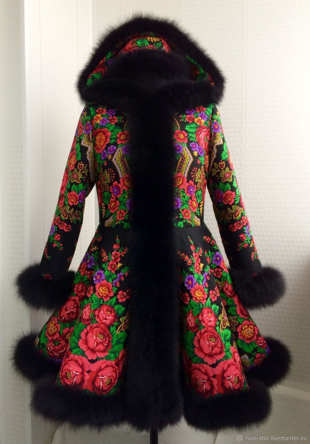 Пальто в народном стиле