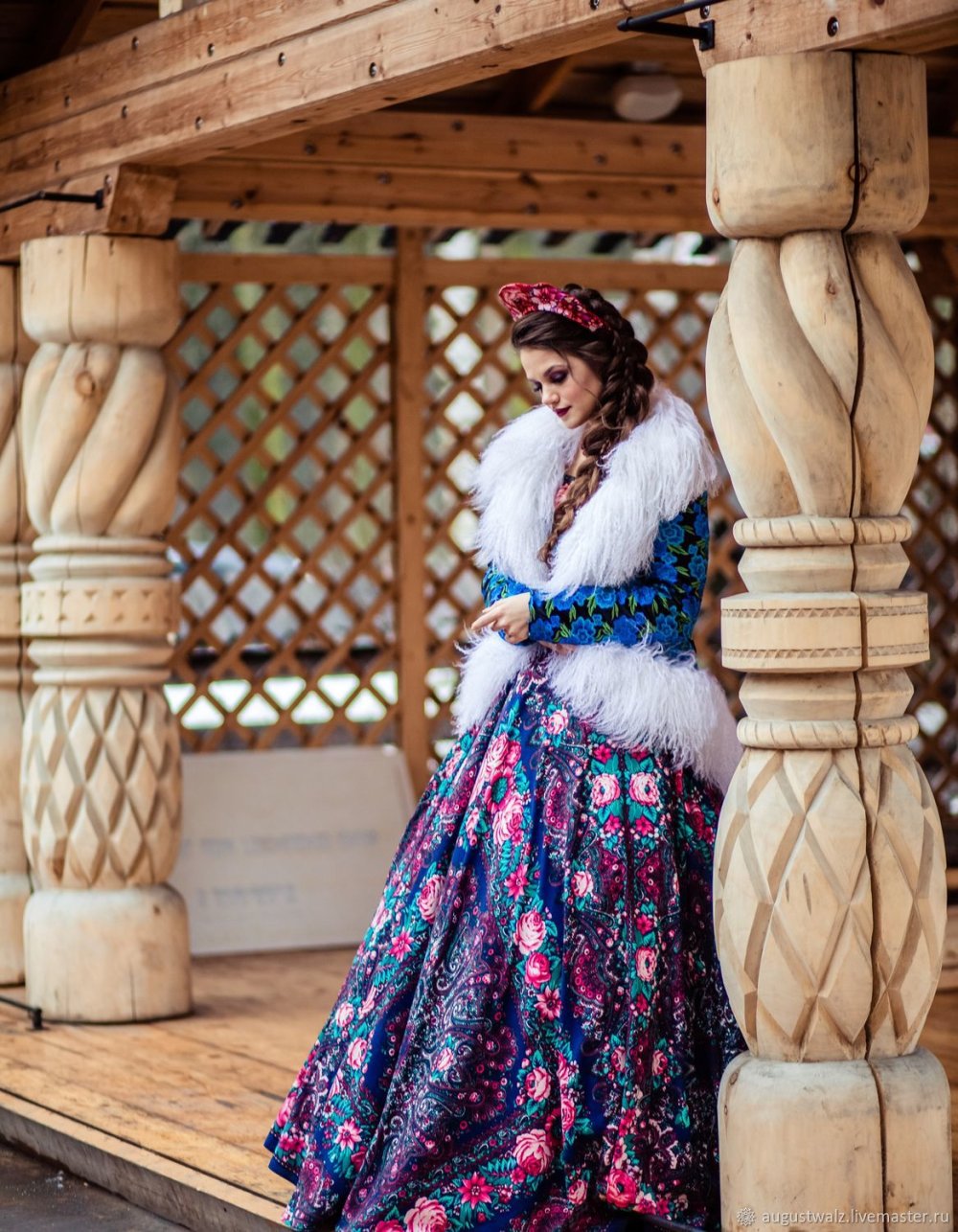 Пальто в народном стиле