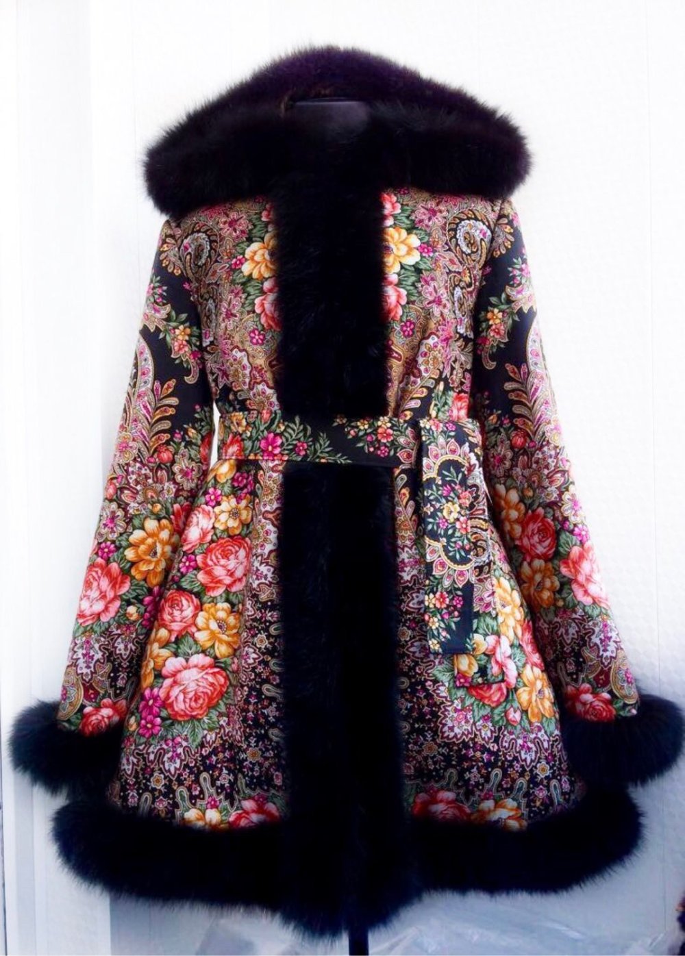 Пальто в русском народном стиле