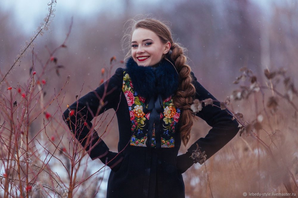 Зимнее пальто в русском стиле