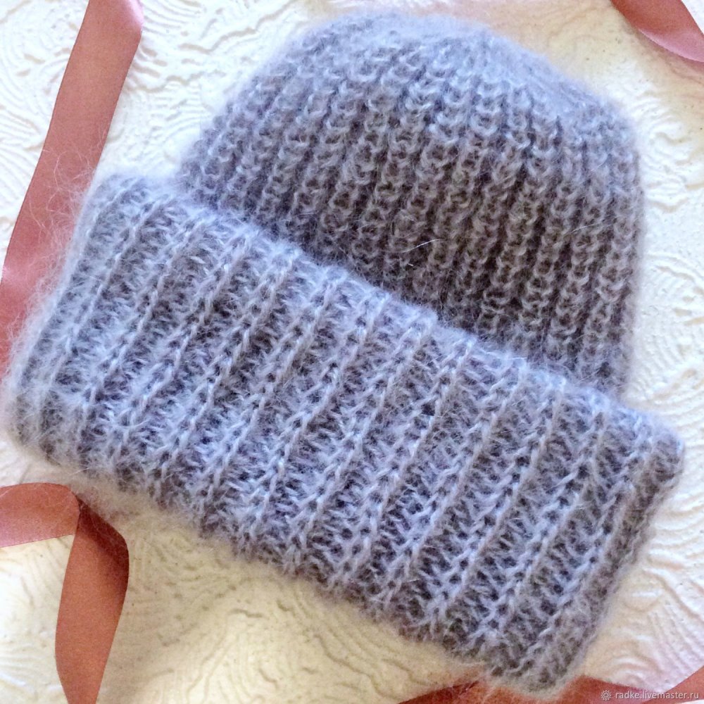 Мохеровая шапка резинкой 1х1