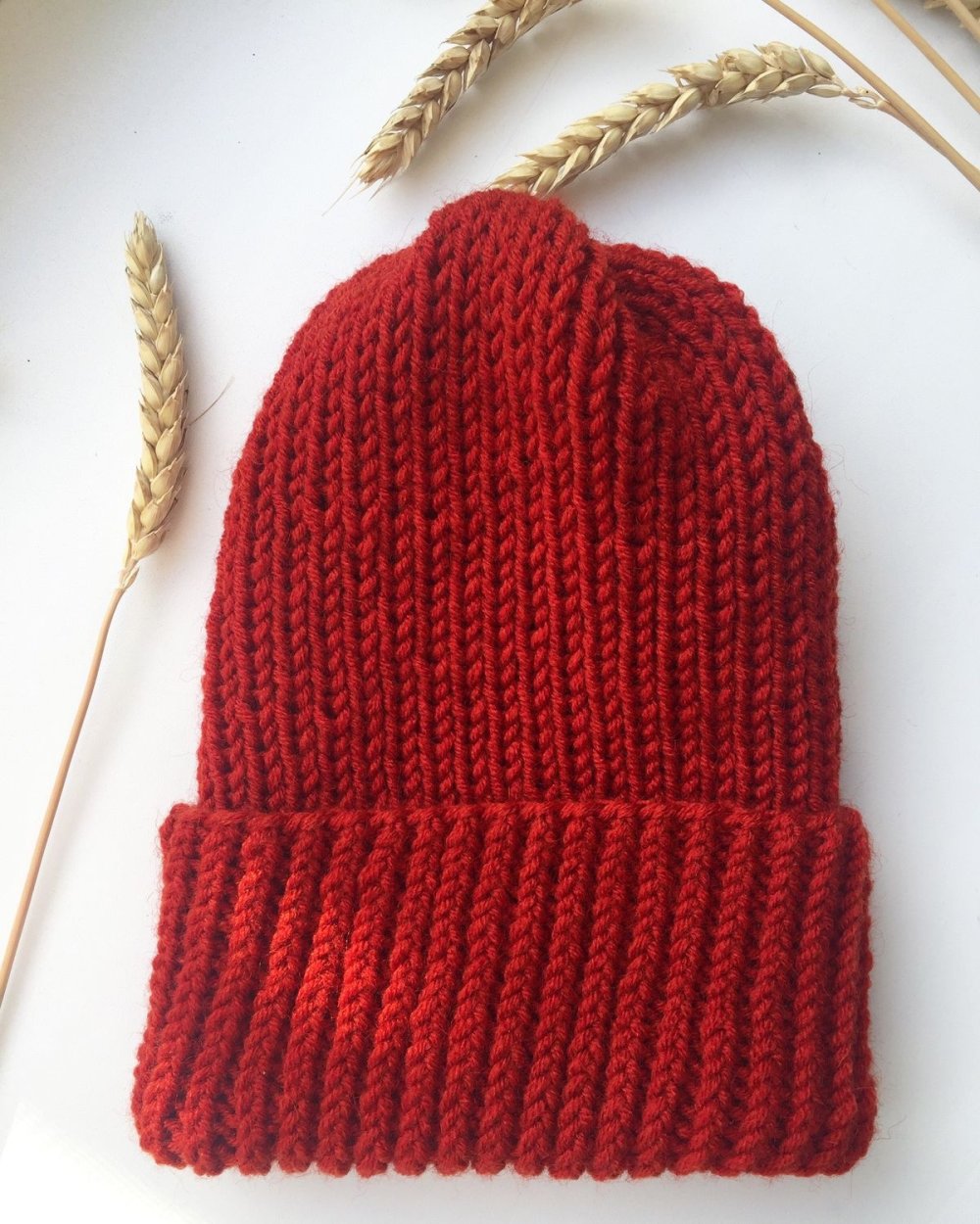 Объемная шапка с отворотом