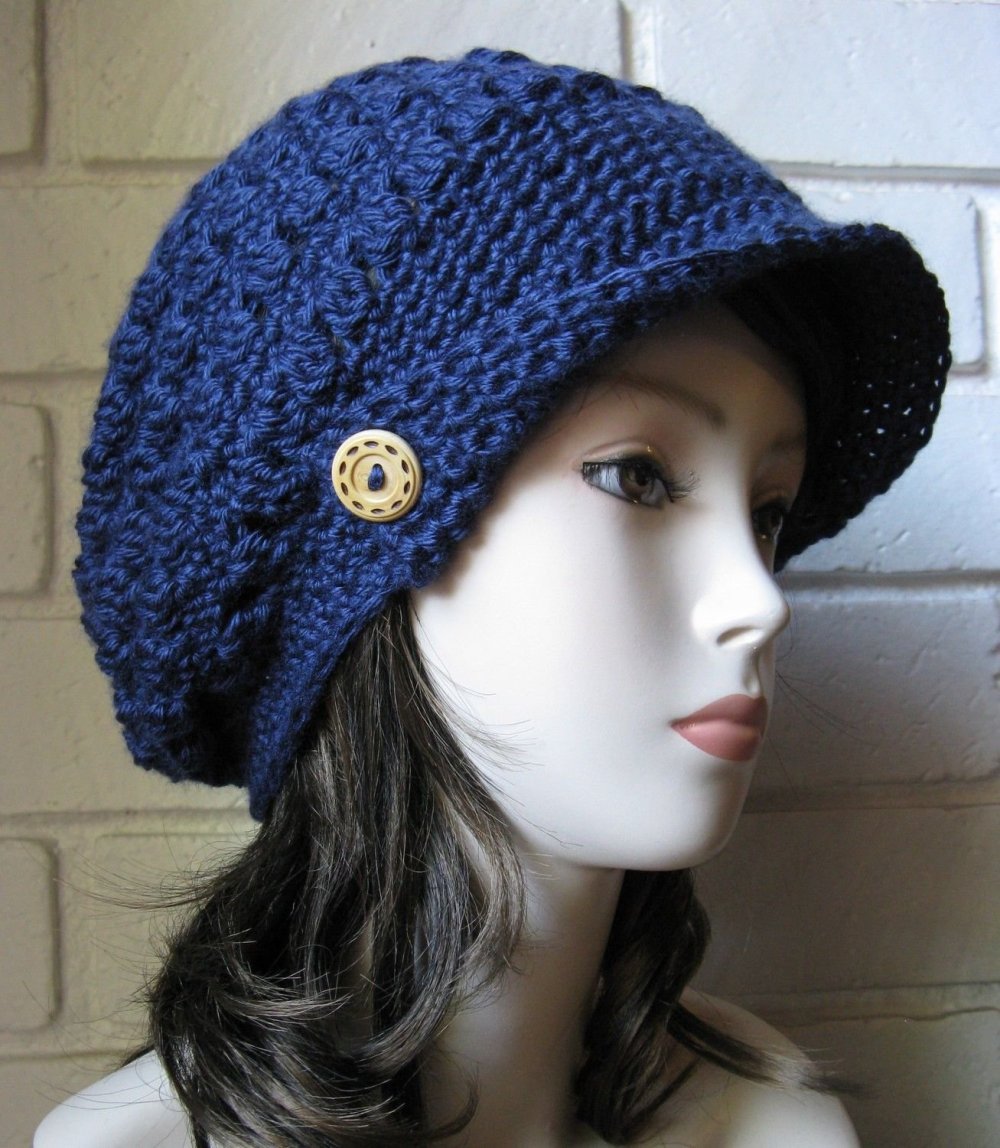 Зимняя кепка женская