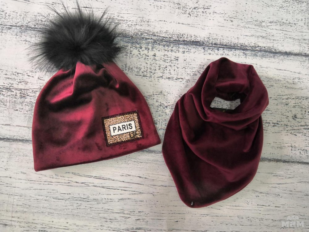 Шапка Baldinini женская со стразами