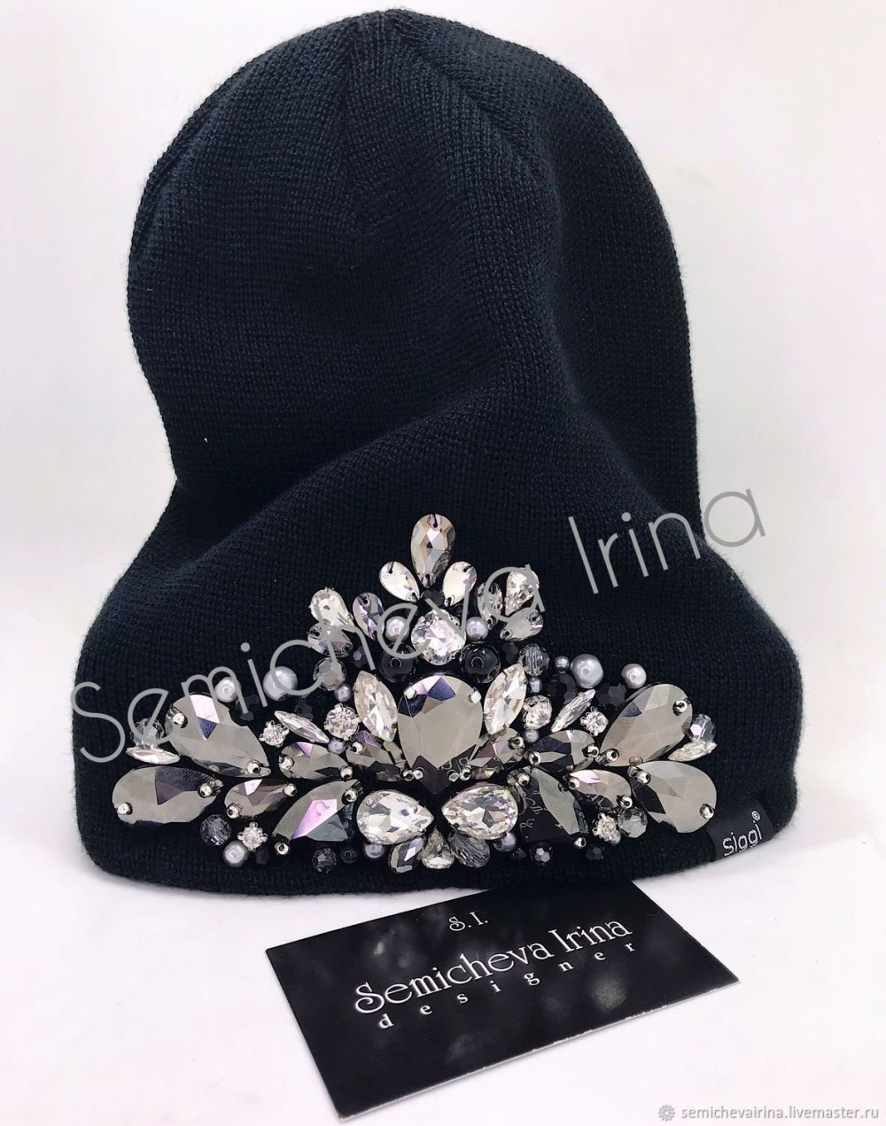 Шапка из велюра Сваровски